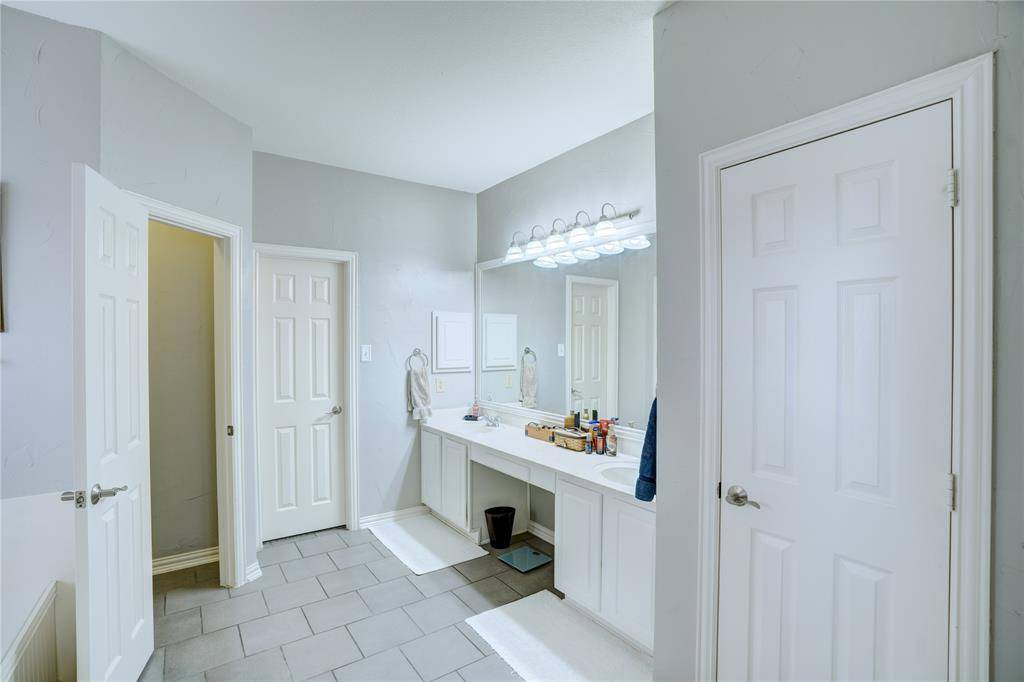 5047 Toftrees Drive, Arlington, TX 76016