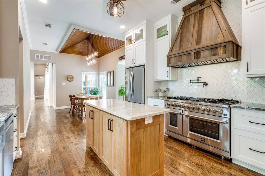 459 Chippendale Drive, Heath, TX 75032