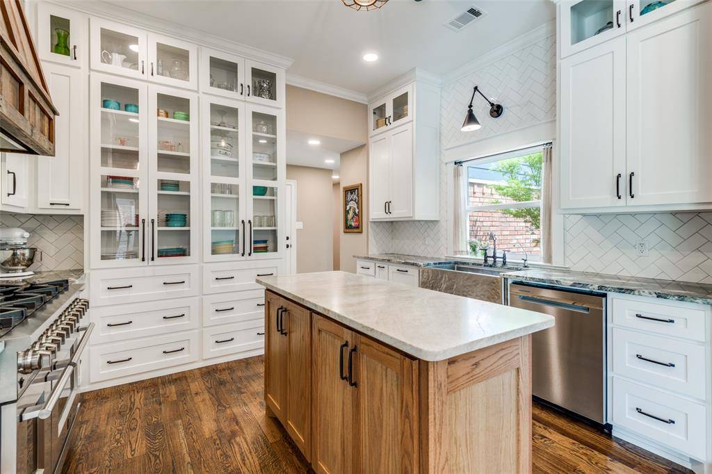 459 Chippendale Drive, Heath, TX 75032