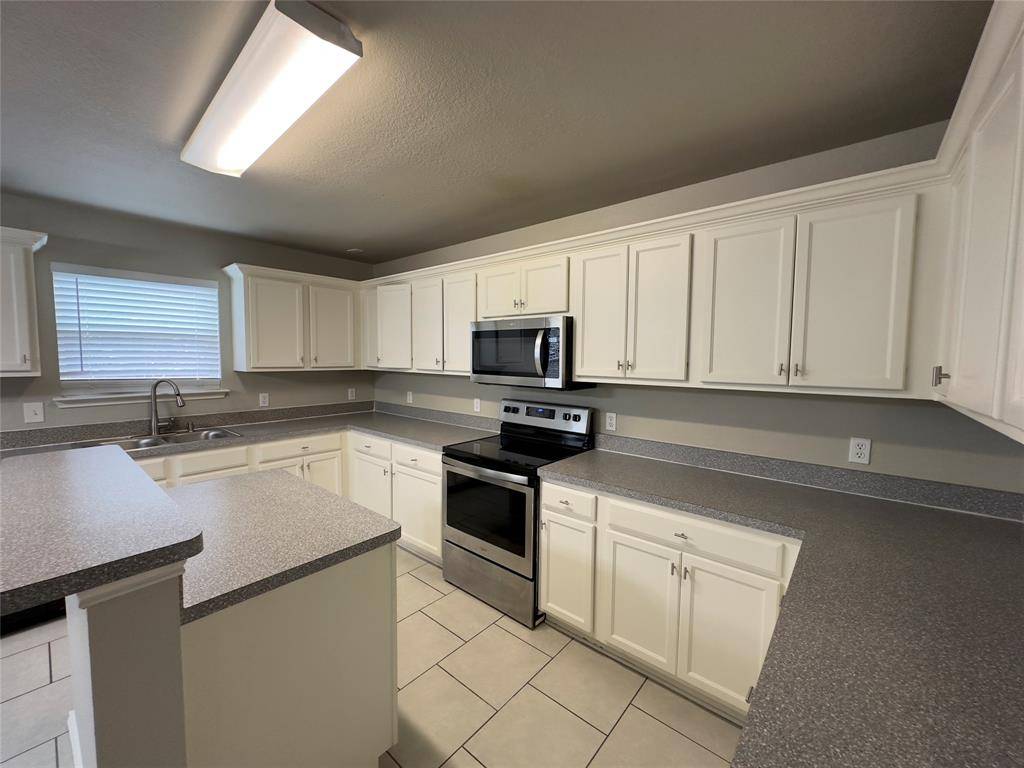 3509 Apple Valley Way, Dallas, TX 75227