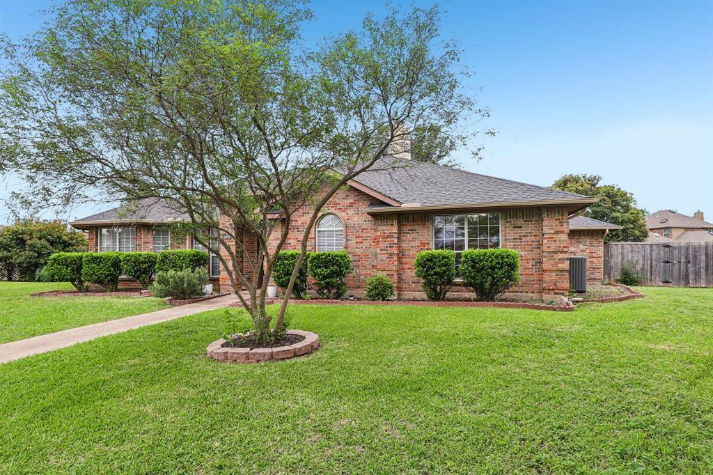 8205 Danbury Court, Rowlett, TX 75089