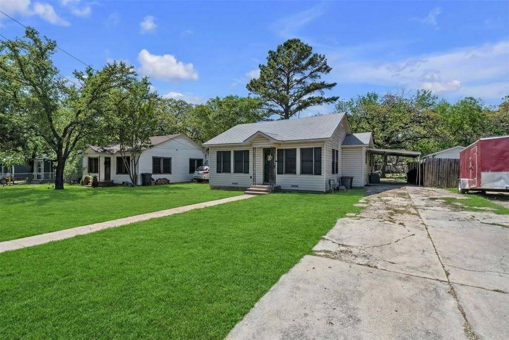 3017 Pueblo Trail, Lake Worth, TX 76135