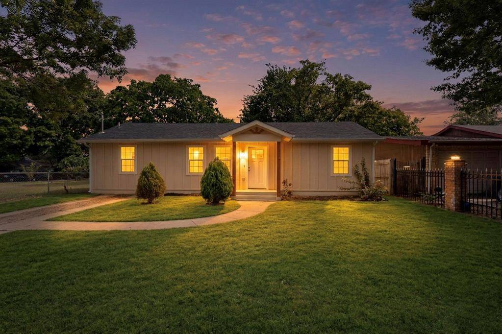 910 S Chatfield Street, Ennis, TX 75119