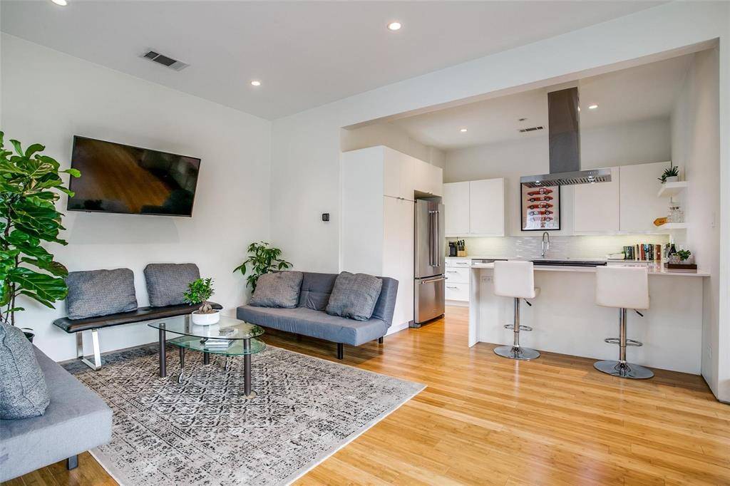 4401 Roseland Avenue #A, Dallas, TX 75204