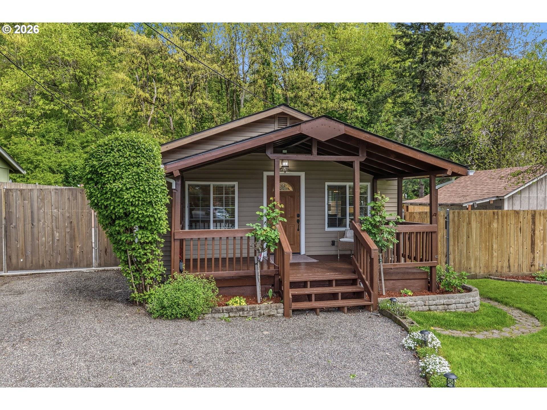 657 NW 10TH AVE, Camas, WA 98607