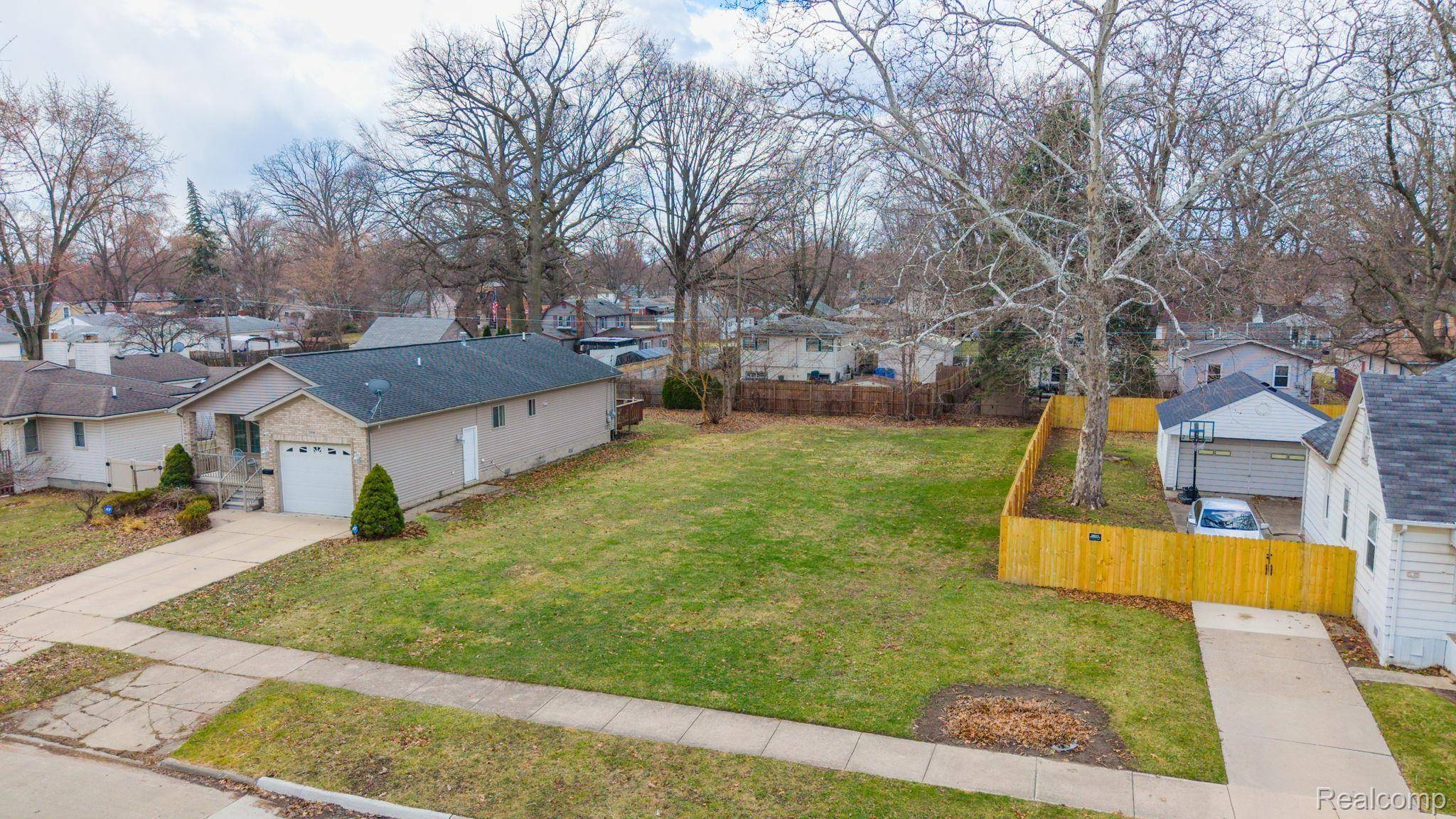 3988 Ziegler ST, Dearborn Heights, MI 48125