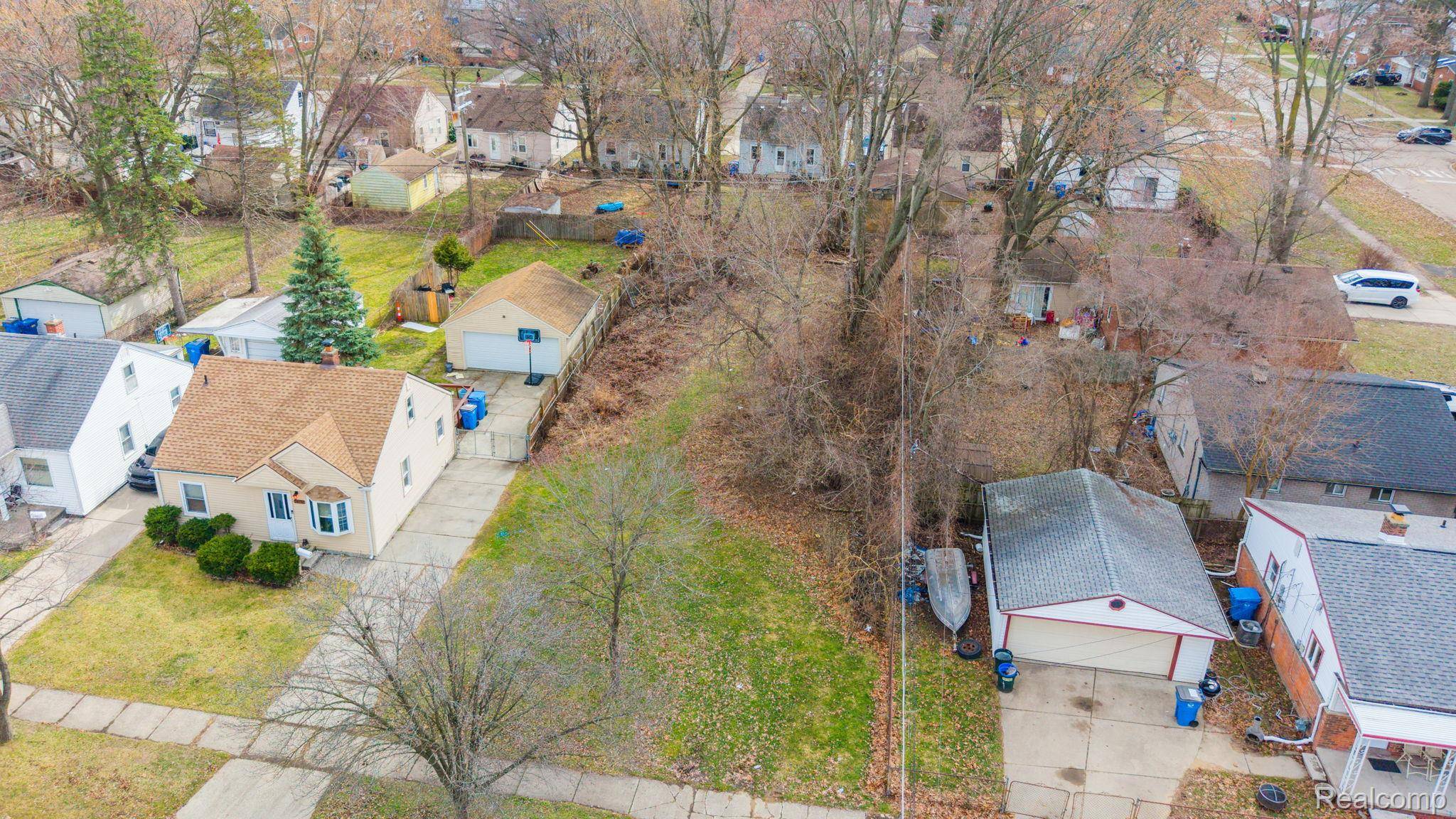 24759 Hopkins ST, Dearborn Heights, MI 48125