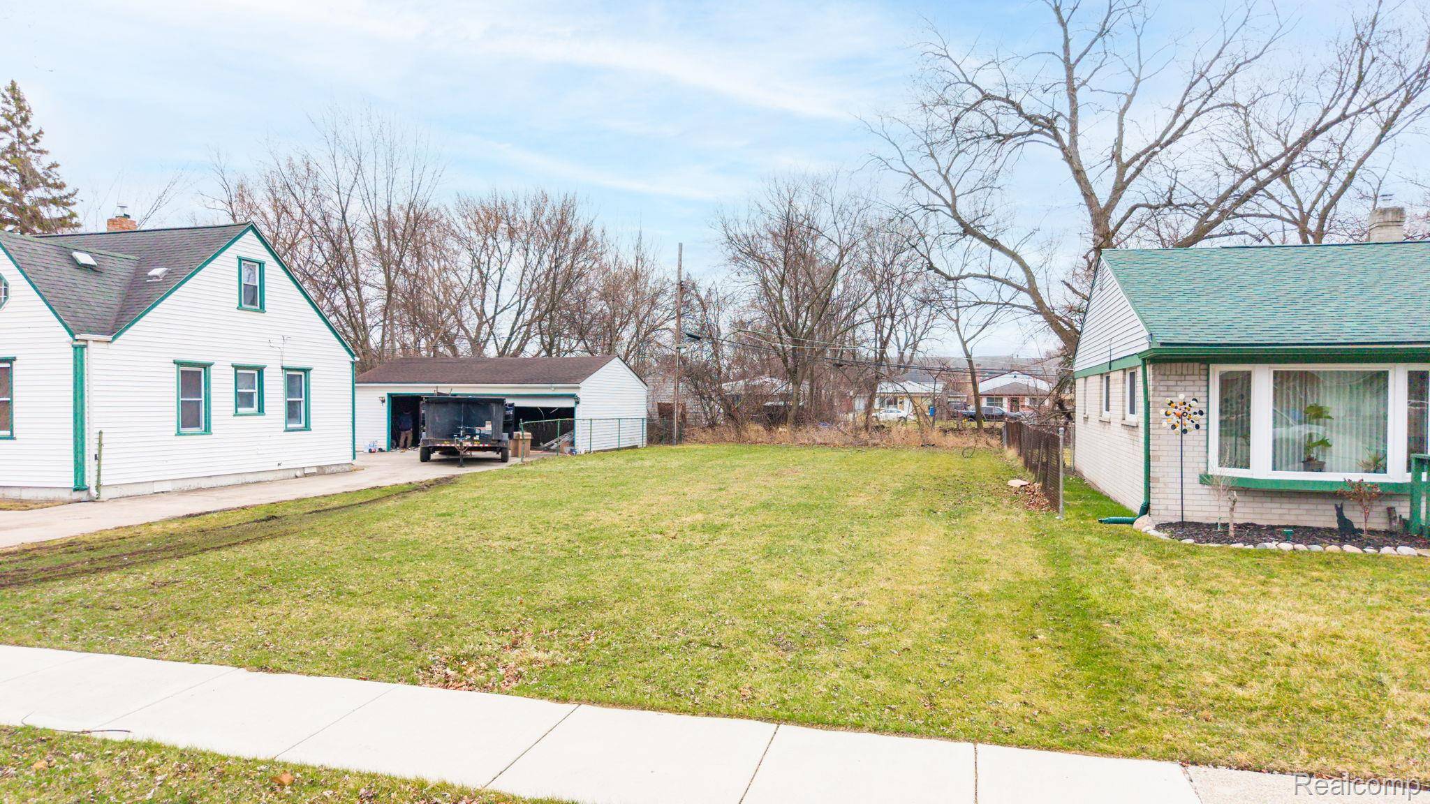 24045 Currier ST, Dearborn Heights, MI 48125