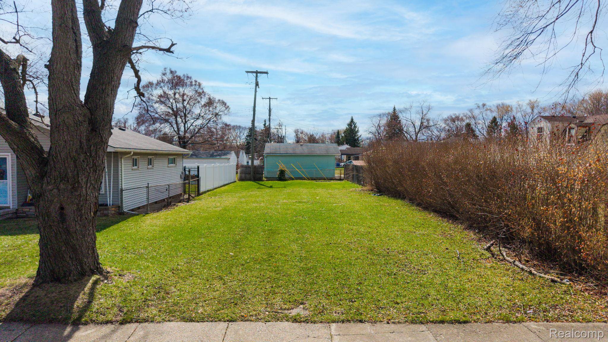 20751 Powers AVE, Dearborn Heights, MI 48125