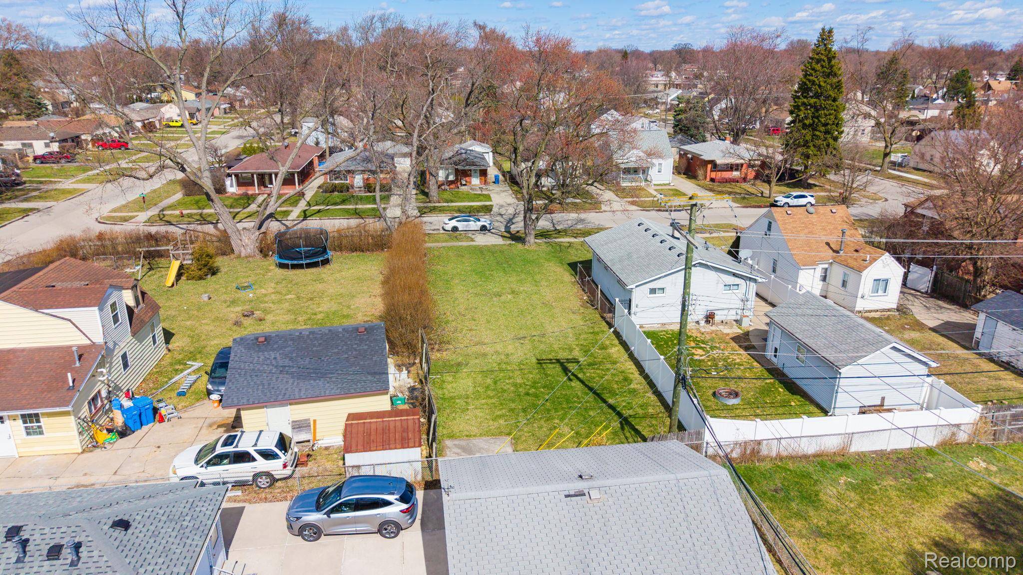 20751 Powers AVE, Dearborn Heights, MI 48125