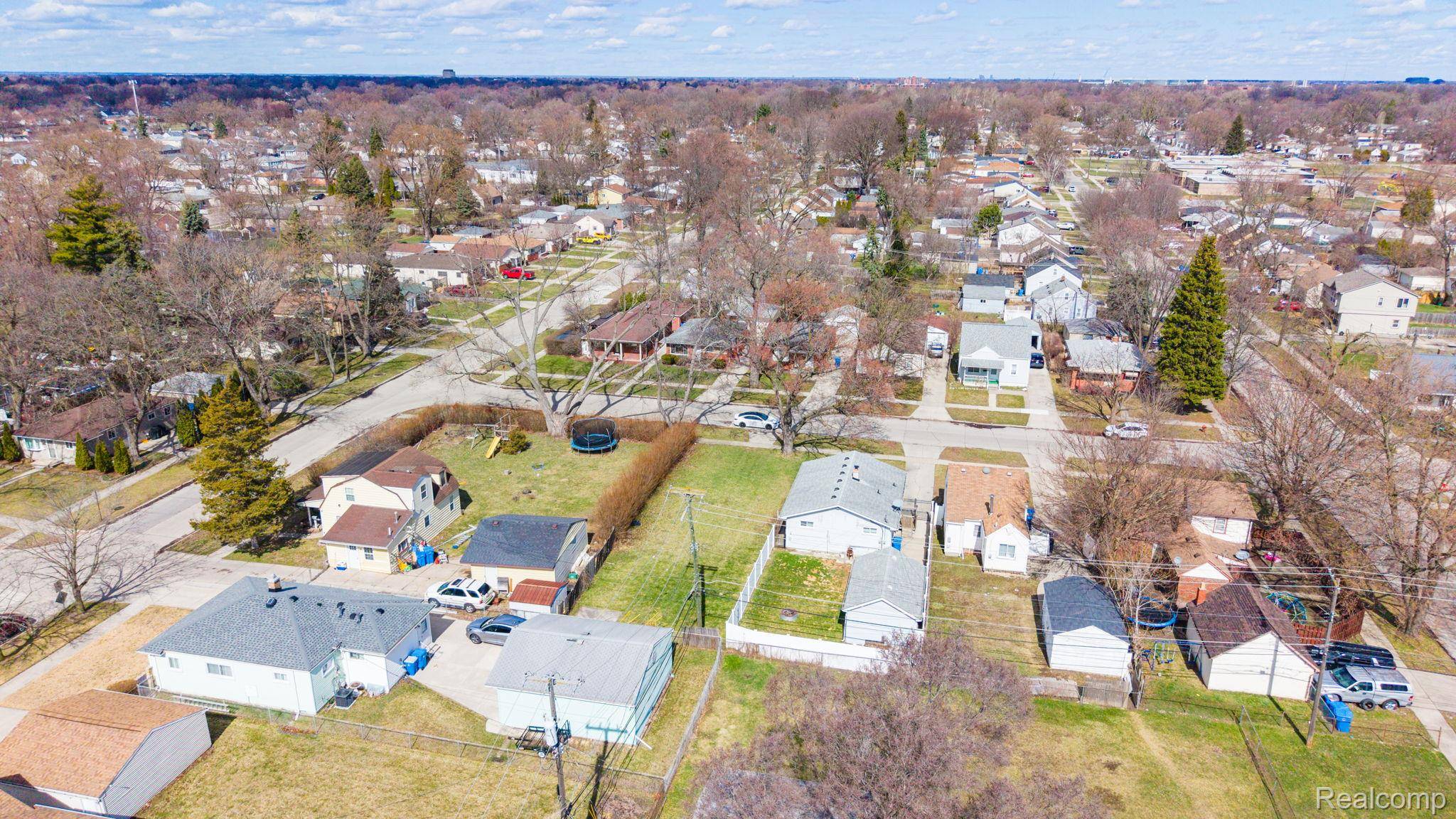 20751 Powers AVE, Dearborn Heights, MI 48125