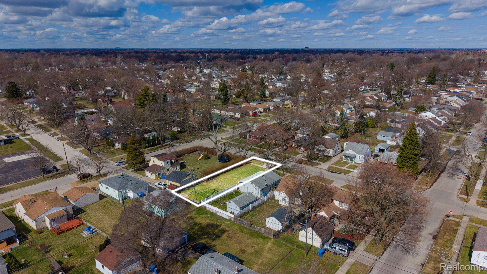 20751 Powers AVE, Dearborn Heights, MI 48125