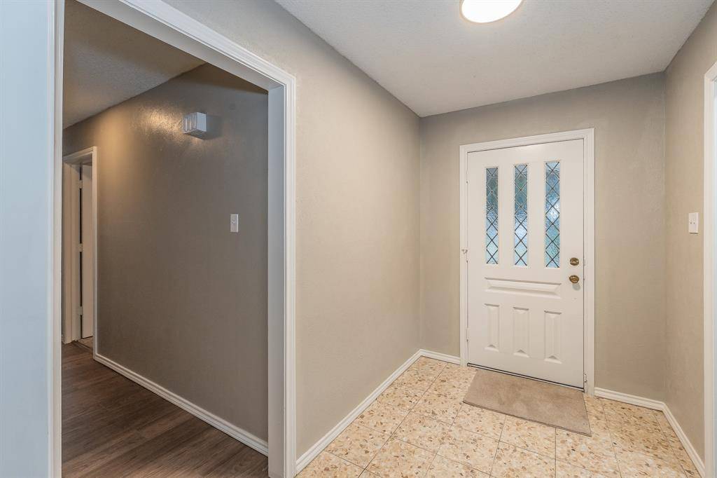 917 Bucknell Drive, Arlington, TX 76012