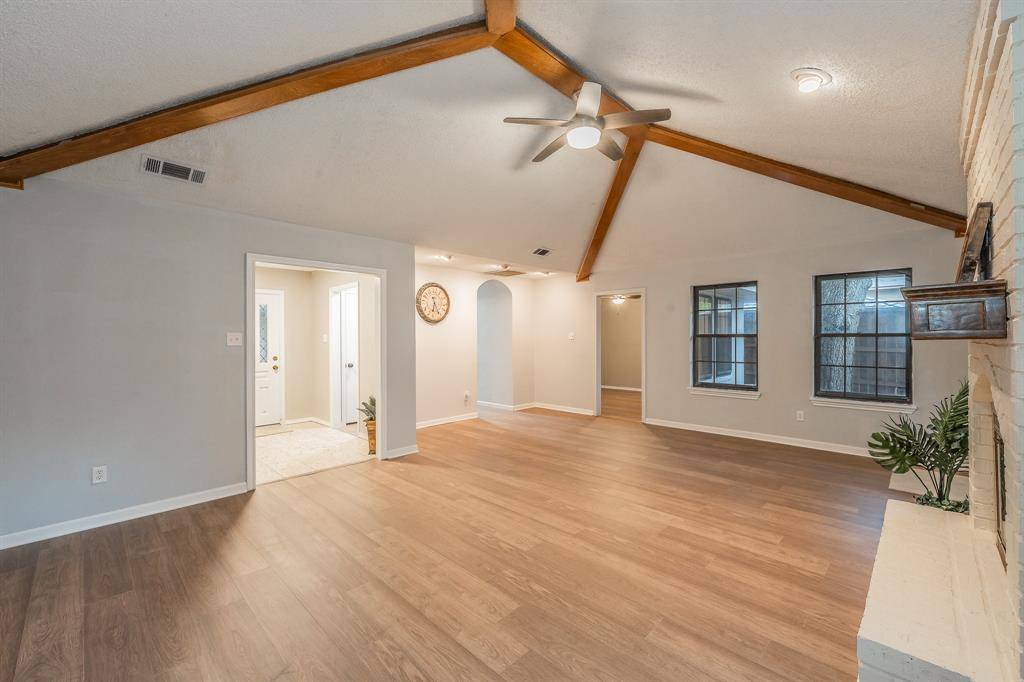 917 Bucknell Drive, Arlington, TX 76012