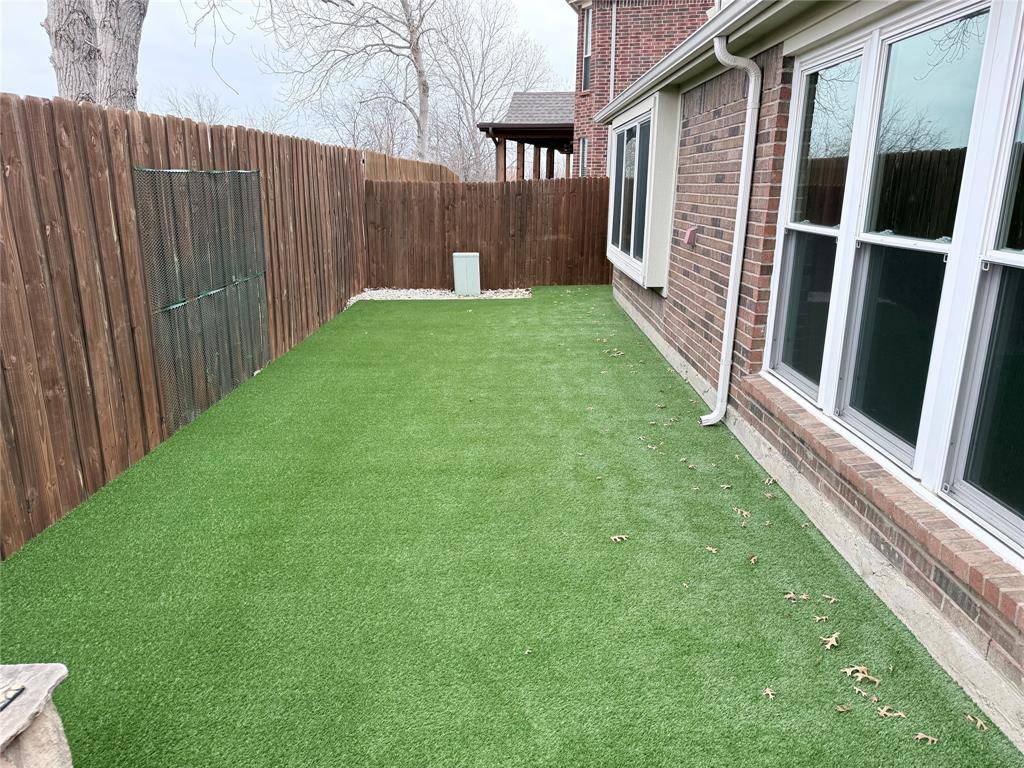 10620 DONNIS Drive, Fort Worth, TX 76244