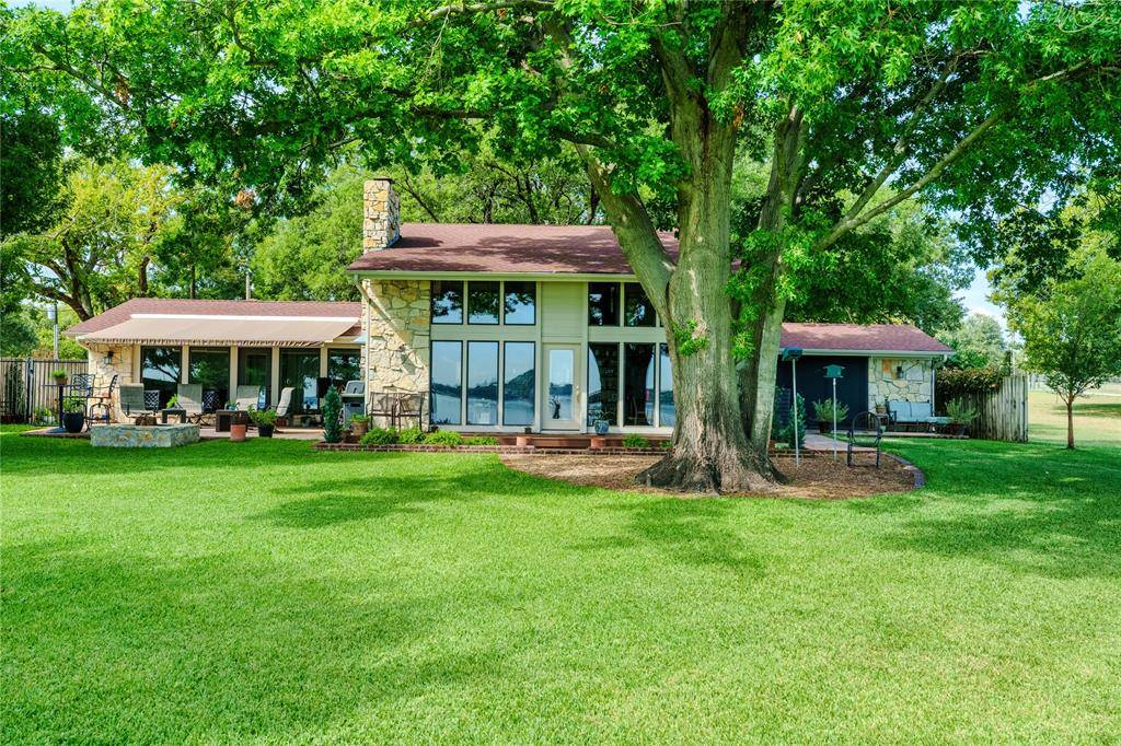 218 N Broadway Road, Azle, TX 76020