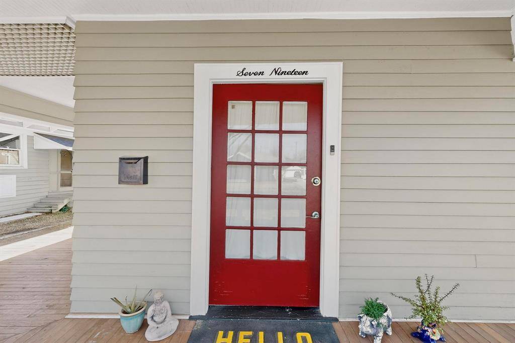 719 Dumont Street, Dallas, TX 75214