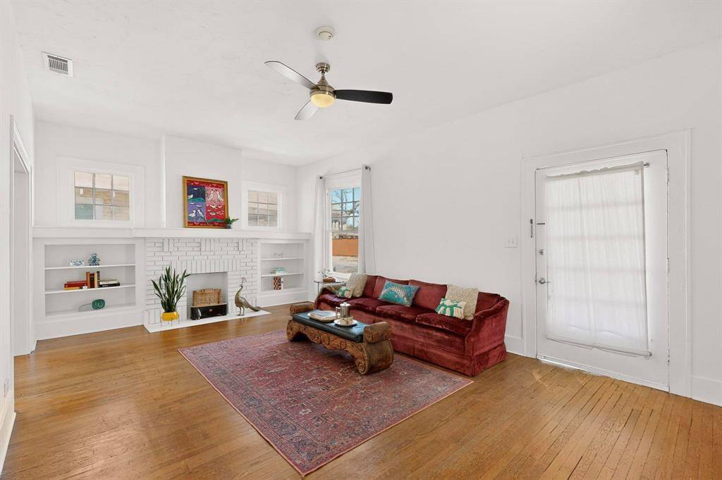 719 Dumont Street, Dallas, TX 75214