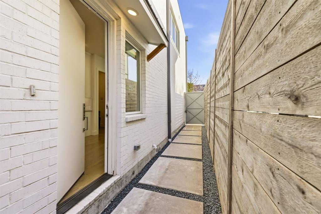 4827 Newmore Avenue, Dallas, TX 75209