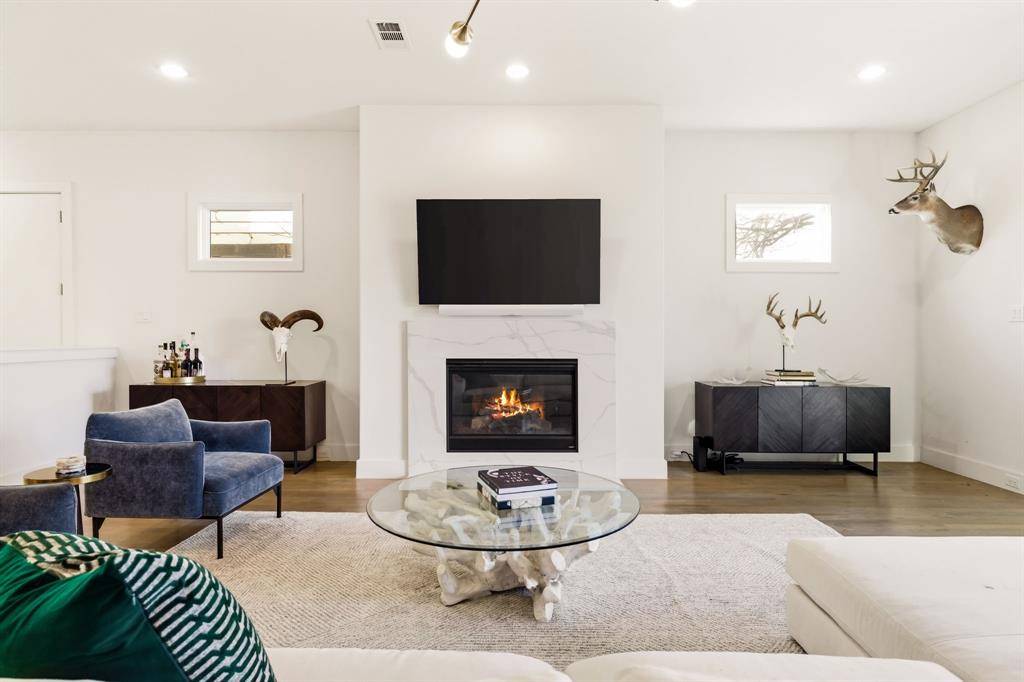 4827 Newmore Avenue, Dallas, TX 75209