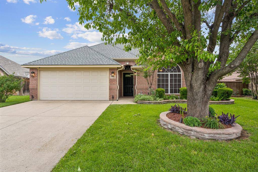 2676 Bent Tree Drive, Hurst, TX 76054