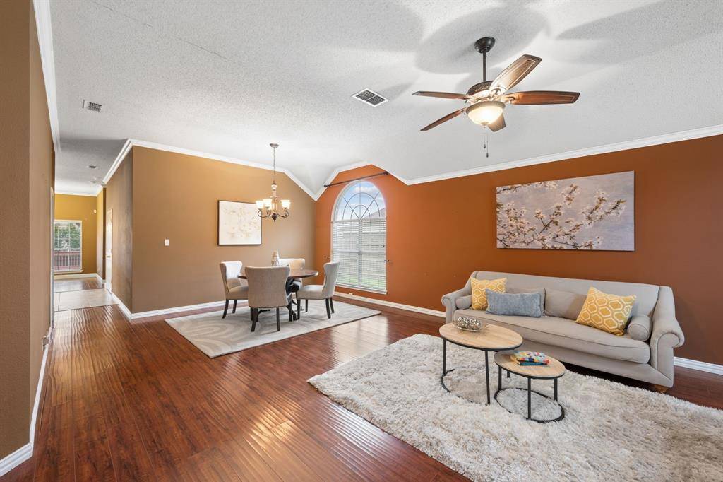 2676 Bent Tree Drive, Hurst, TX 76054