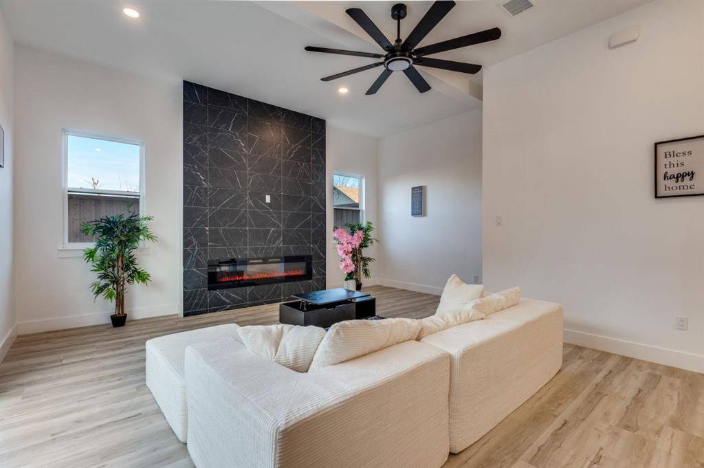 2808 Guymon Street, Dallas, TX 75212