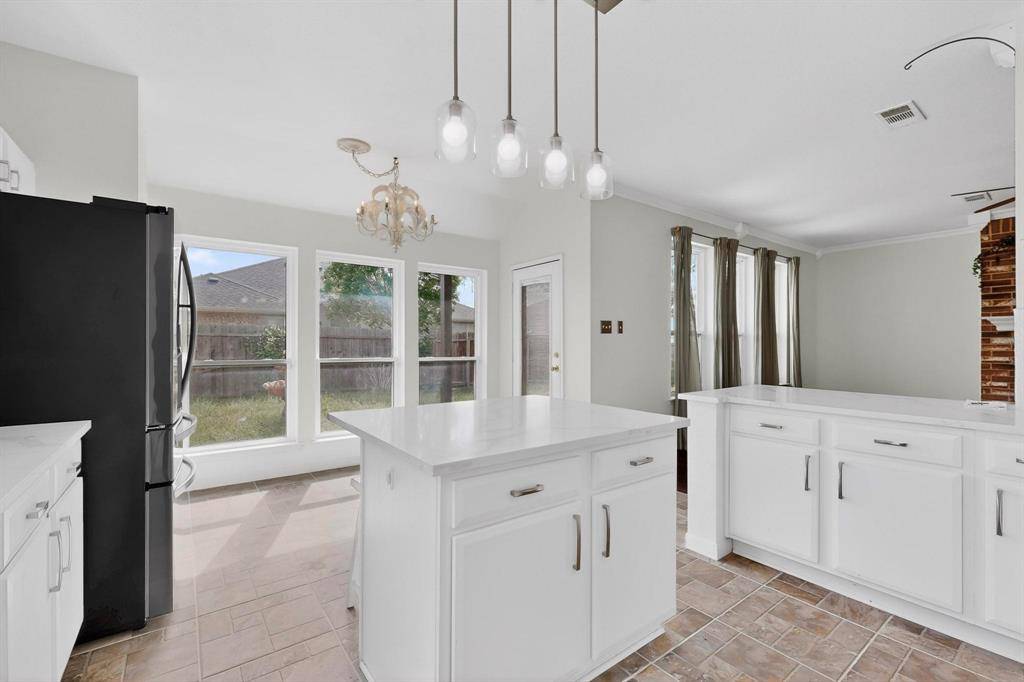 812 Windswept Drive, Cedar Hill, TX 75104