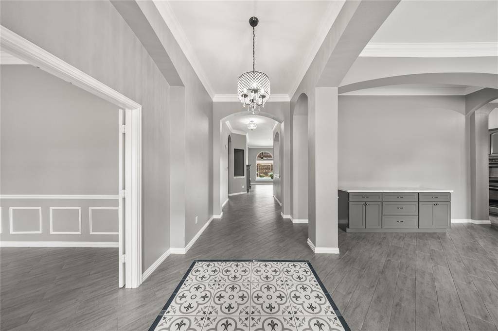 608 Walnut Hollow Drive, Mansfield, TX 76063