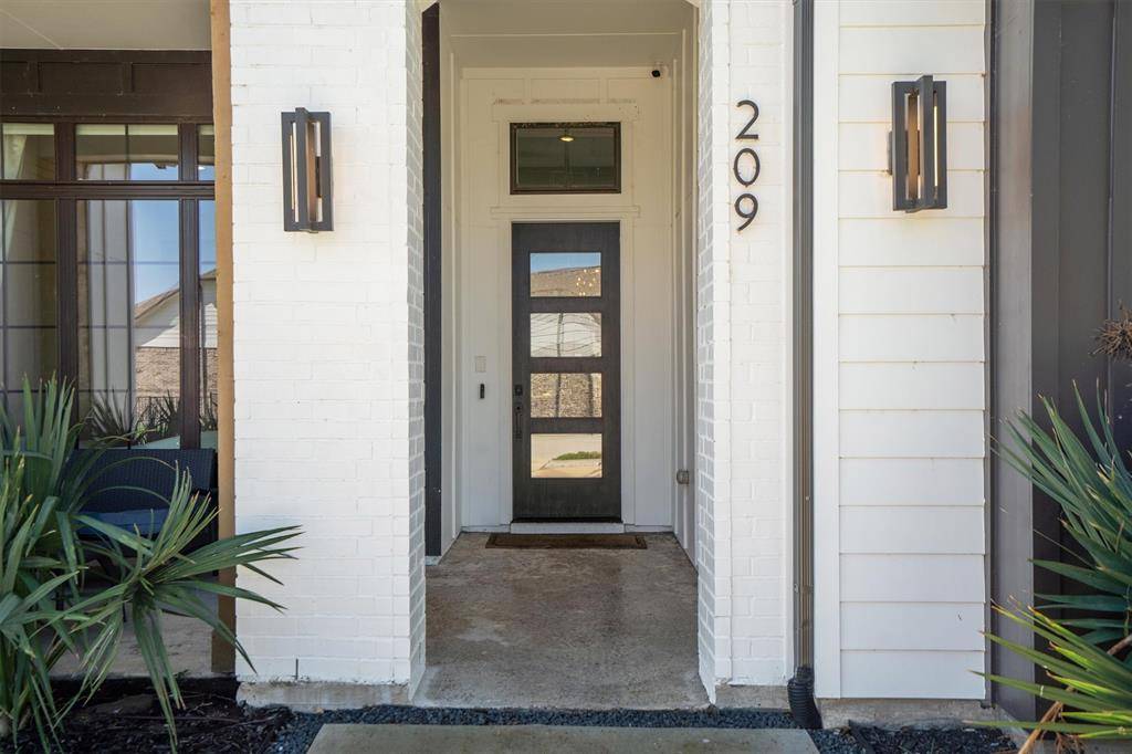 209 Kirkpatrick Court, Argyle, TX 76226