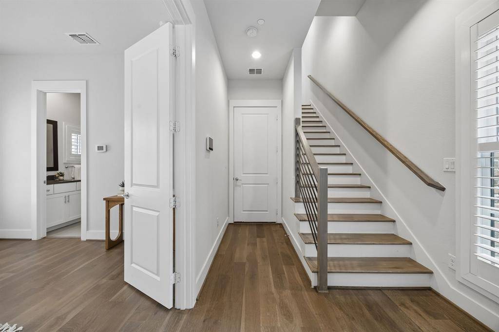 14971 Oak Street, Addison, TX 75001