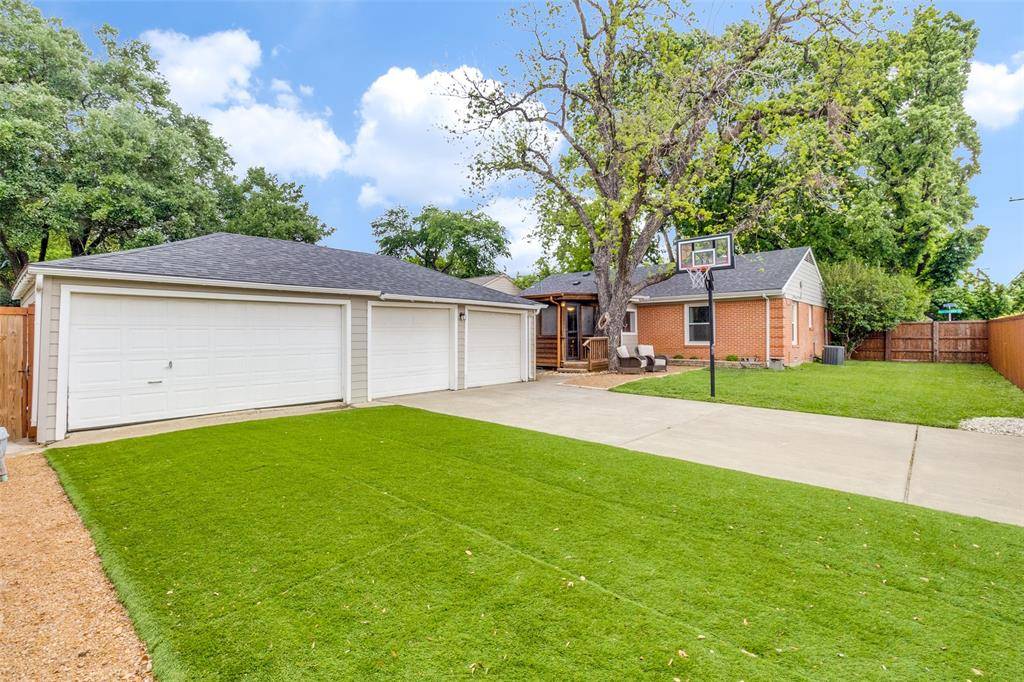 649 Northlake Drive, Dallas, TX 75218