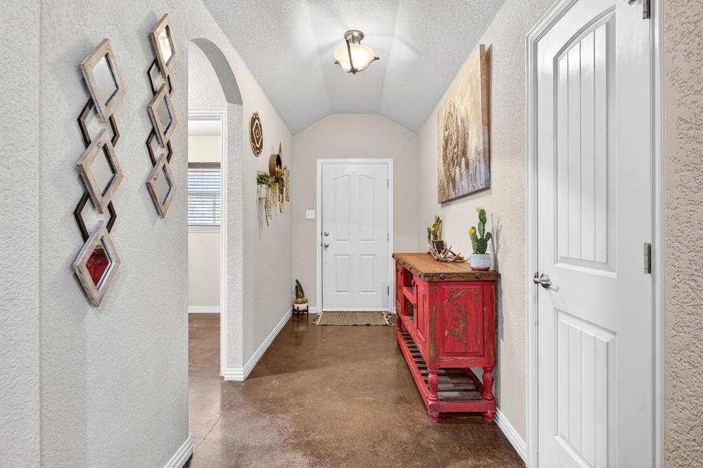 125 Miramar Circle, Weatherford, TX 76085