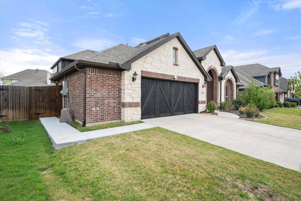 5007 Lake Park Drive, Mansfield, TX 76063