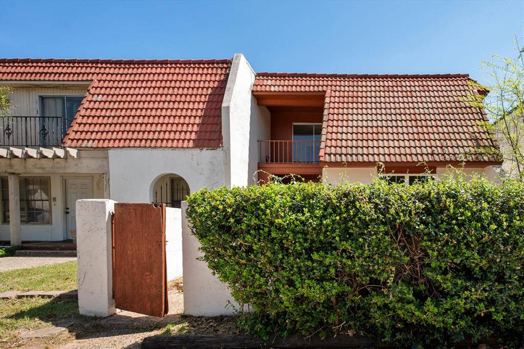 2229 Seville Court, Dalworthington Gardens, TX 76013