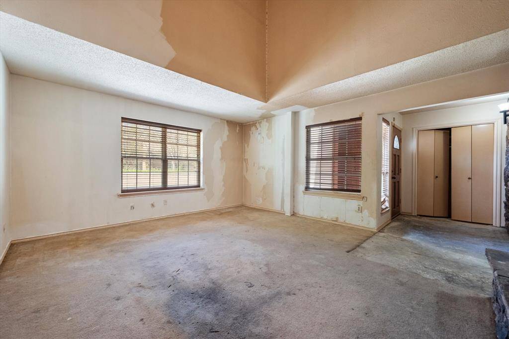 2229 Seville Court, Dalworthington Gardens, TX 76013