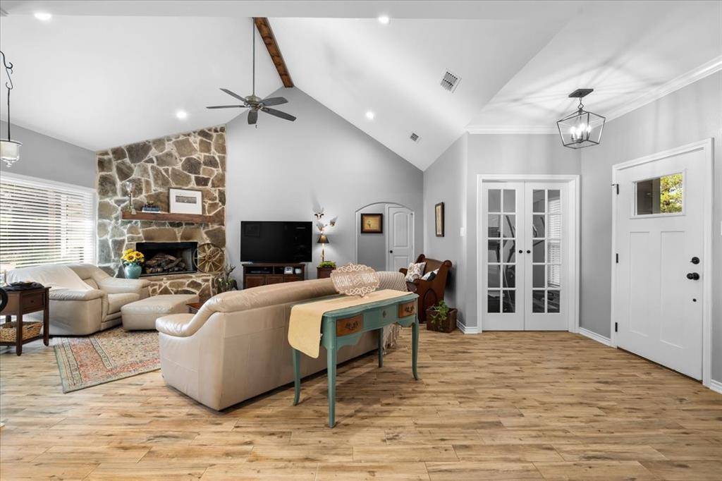 617 Rs County Road 1180, Emory, TX 75440