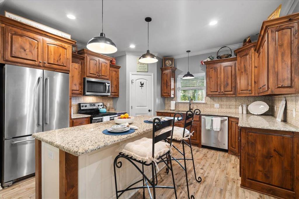 617 Rs County Road 1180, Emory, TX 75440