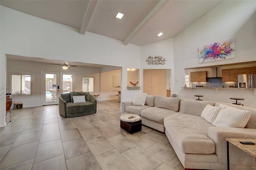 6822 Saint Anne Street, Dallas, TX 75248