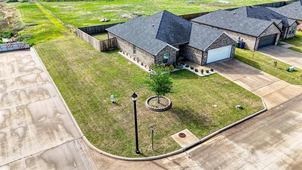 100 Midway Meadows, Pottsboro, TX 75076