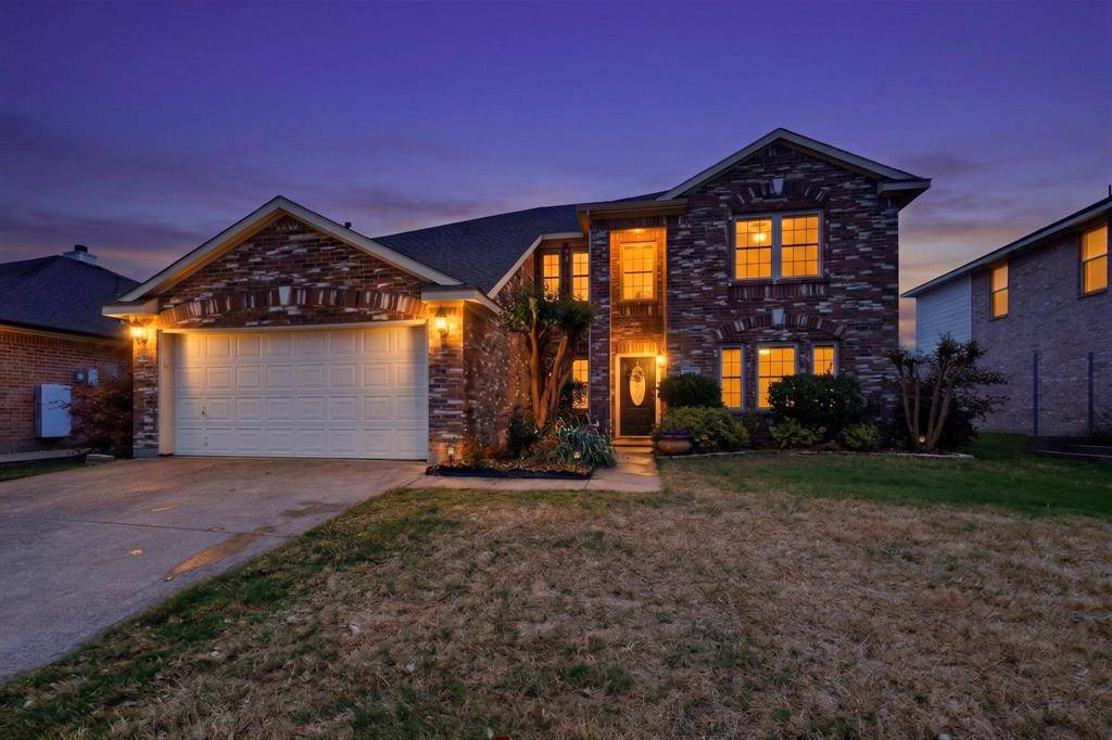 7200 Lake Whitney Drive, Arlington, TX 76002