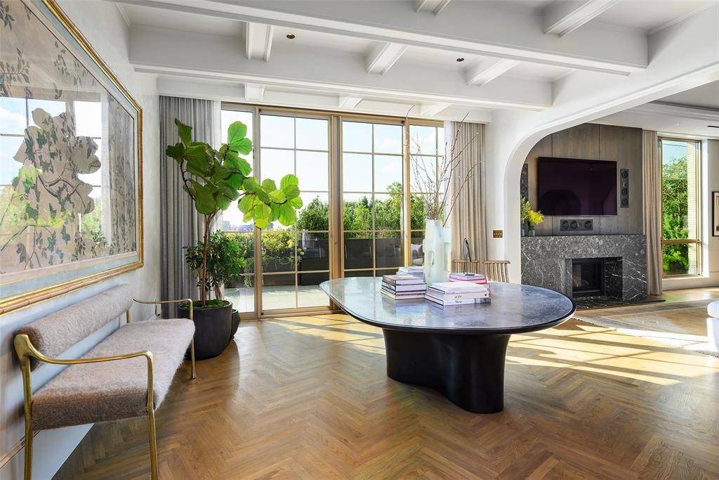 4205 Buena Vista Street #302, Dallas, TX 75205