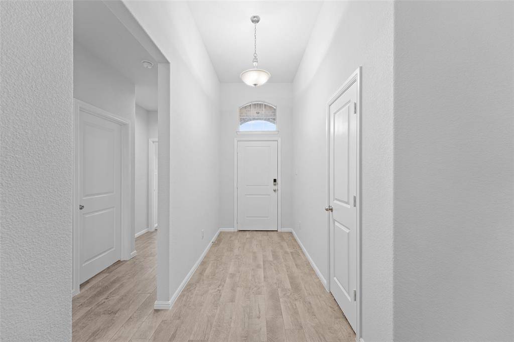 9020 Ridgeriver Way, Fort Worth, TX 76131