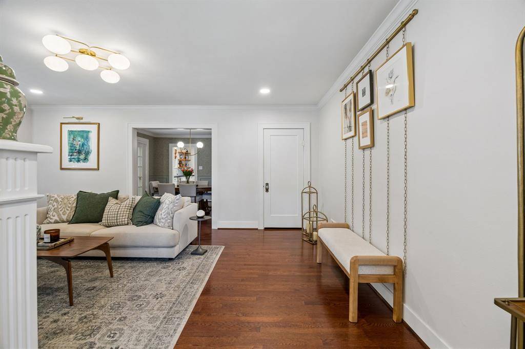 4828 Bryce Avenue, Fort Worth, TX 76107