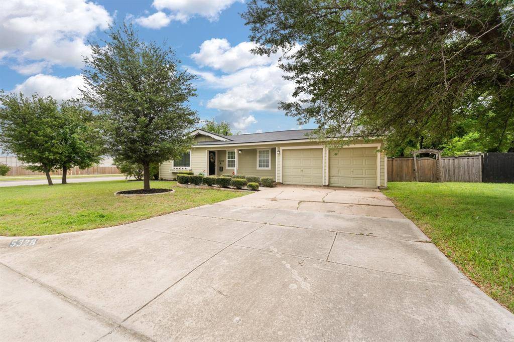 5328 Caroldean Street, Haltom City, TX 76117