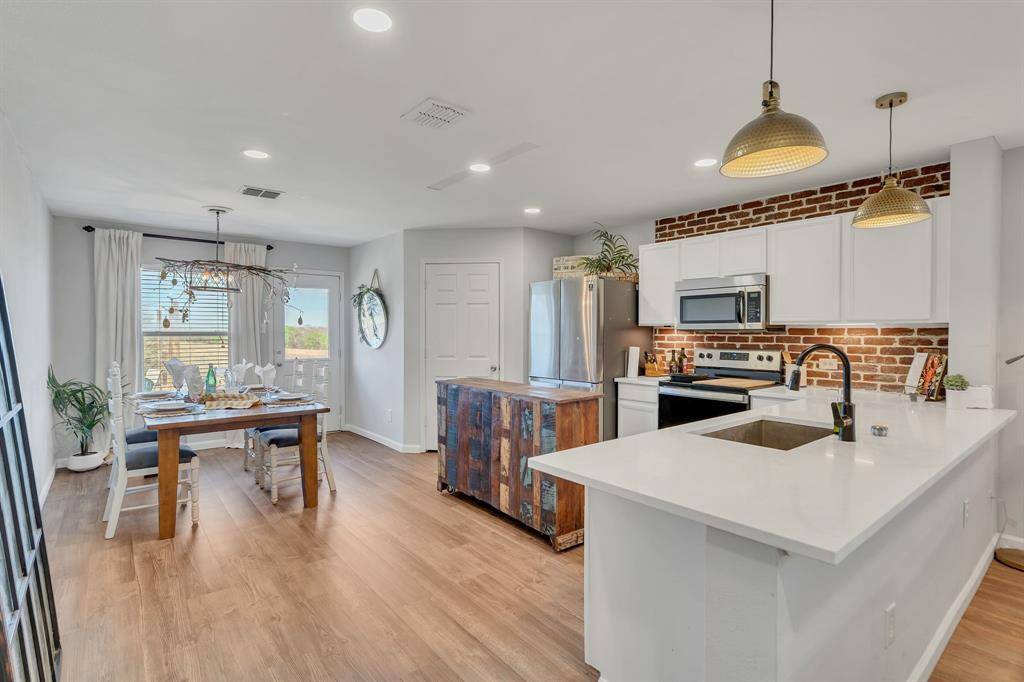 1413 Whitewater Drive, Little Elm, TX 75068