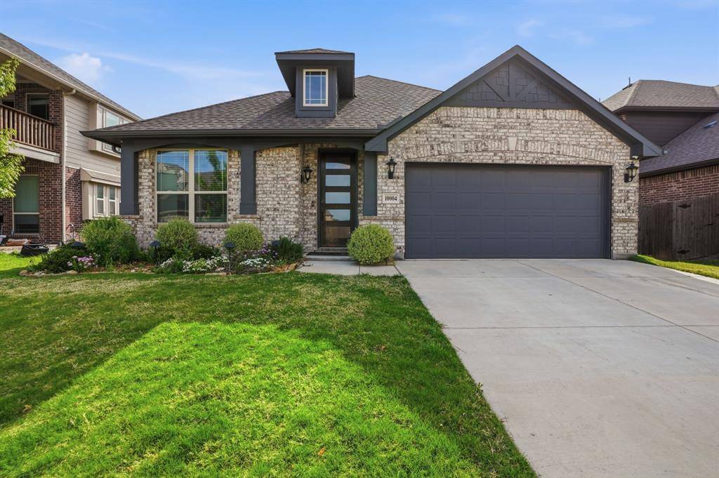 10004 White Pine Drive, Fort Worth, TX 76131