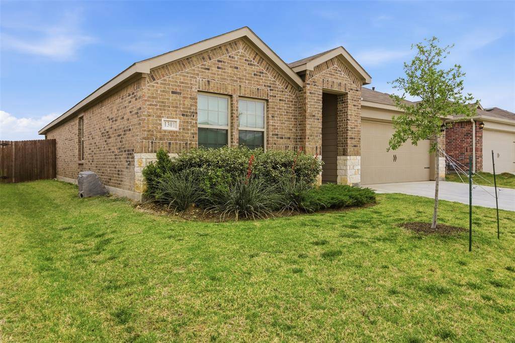 1301 Stuarts Forest Drive, Denton, TX 76207