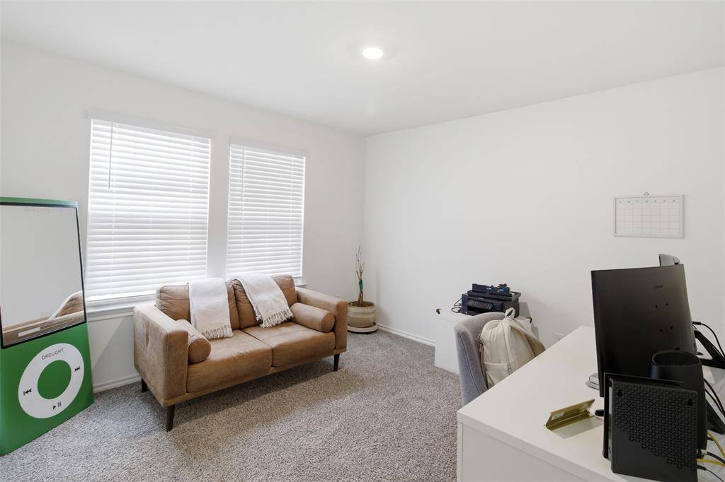 1301 Stuarts Forest Drive, Denton, TX 76207