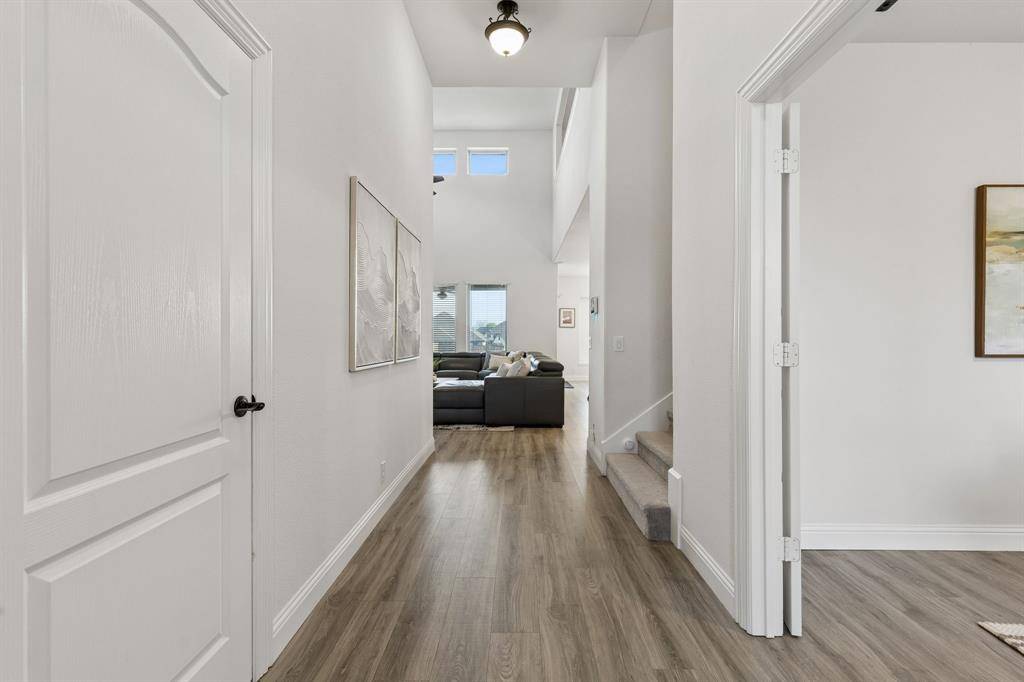 11101 Norcross Drive, Cross Roads, TX 76227